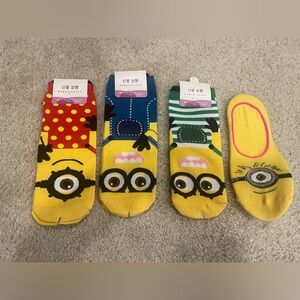 4 pairs of women’s minion socks
